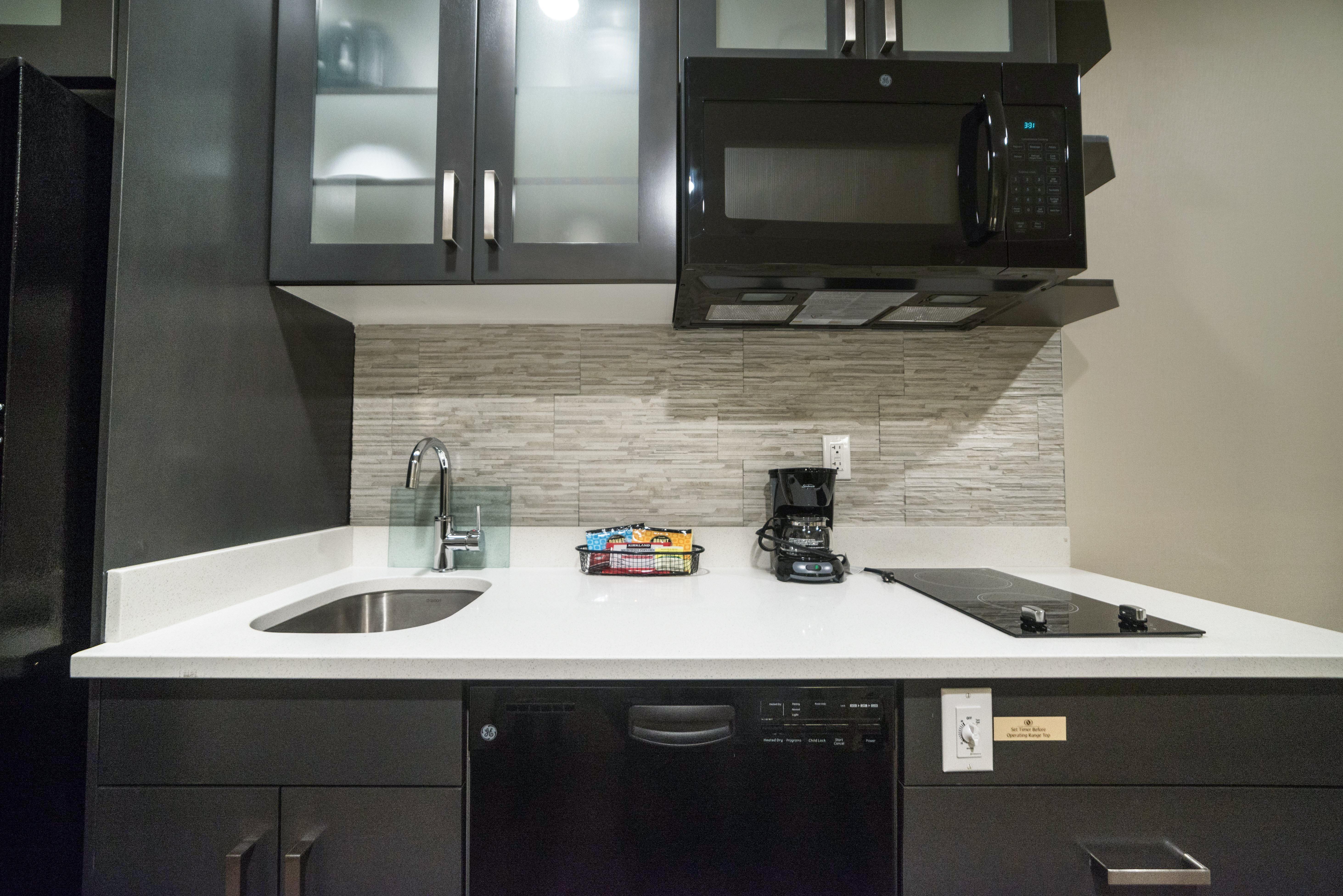 Candlewood Suites West Edmonton - Mall Area By Ihg Εξωτερικό φωτογραφία